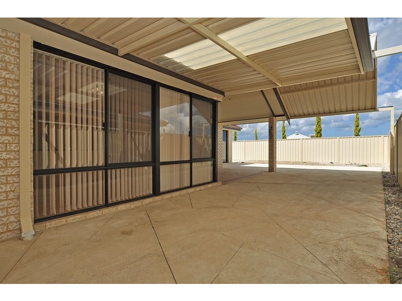 38 Keanefield Drive, Carramar WA 6031