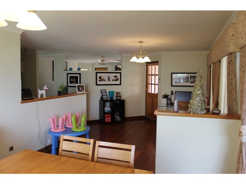 12 Barcoo Close, Sinagra WA 6065