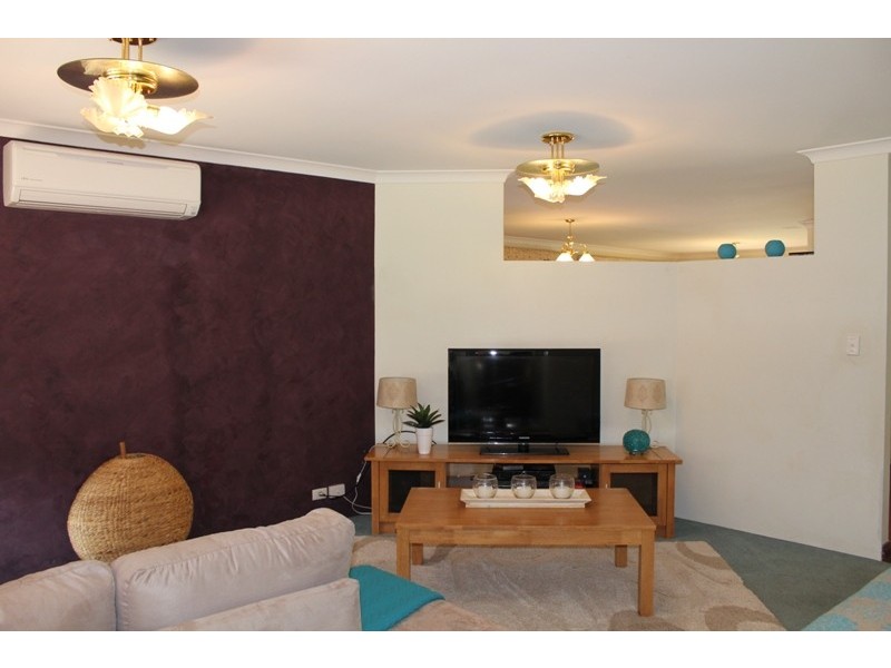 12 Barcoo Close, Sinagra WA 6065