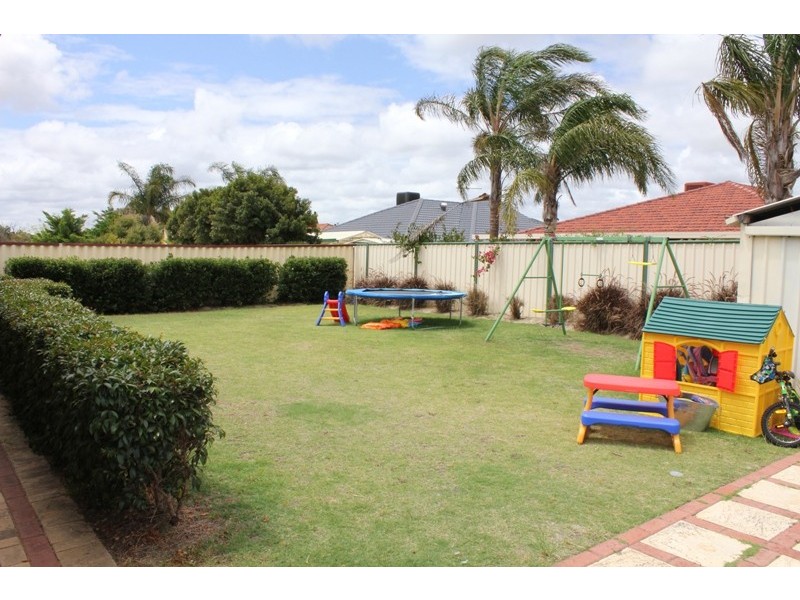 12 Barcoo Close, Sinagra WA 6065