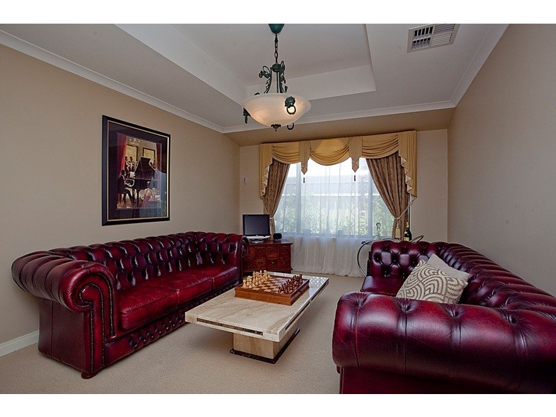 9 Holroyd Link, Wanneroo WA 6065
