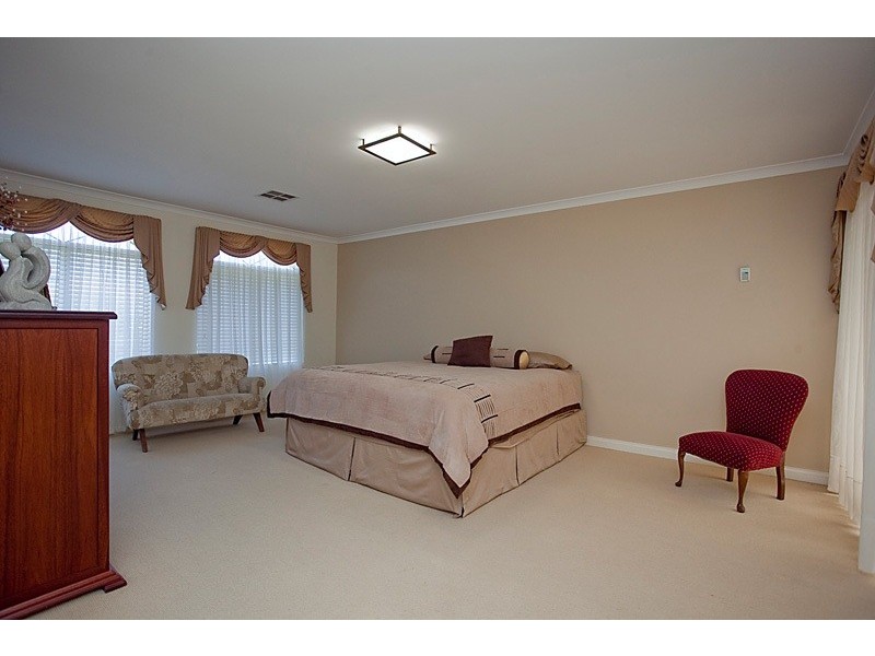 9 Holroyd Link, Wanneroo WA 6065