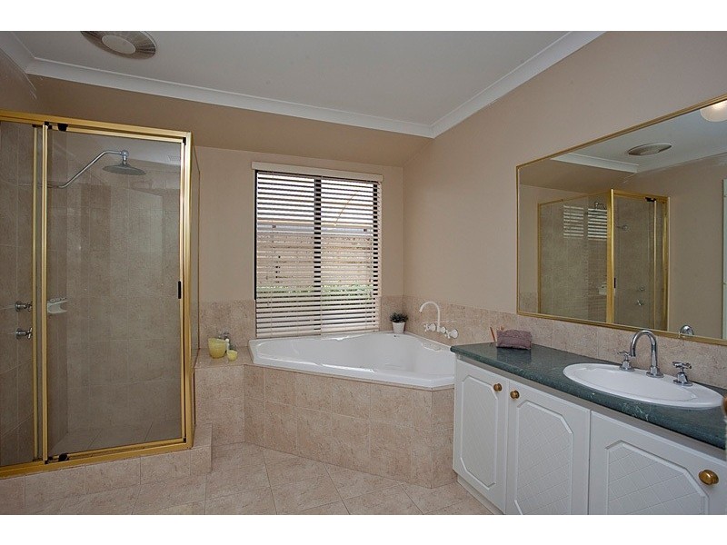 9 Holroyd Link, Wanneroo WA 6065