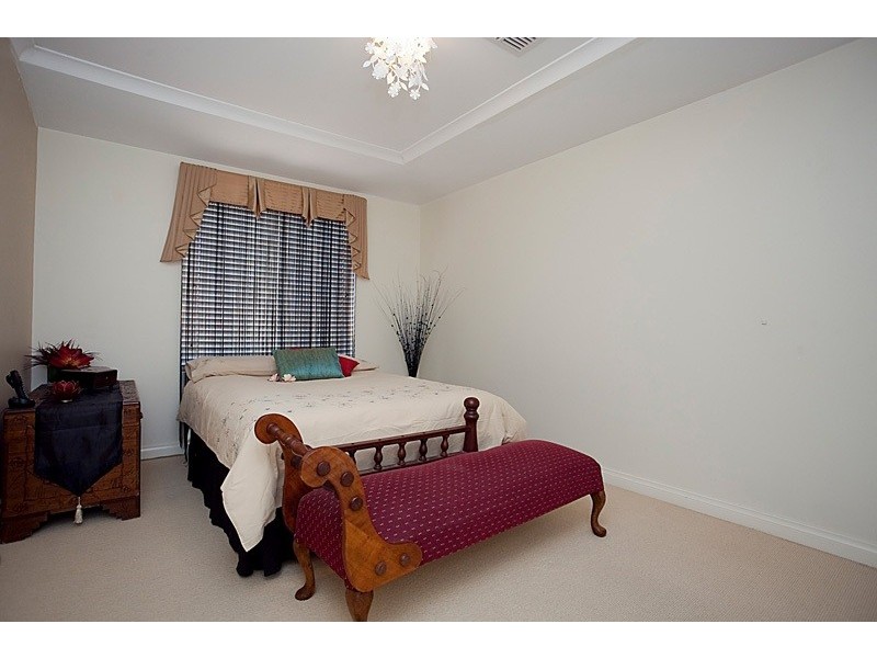 9 Holroyd Link, Wanneroo WA 6065