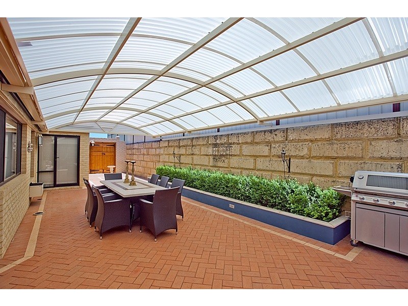 9 Holroyd Link, Wanneroo WA 6065