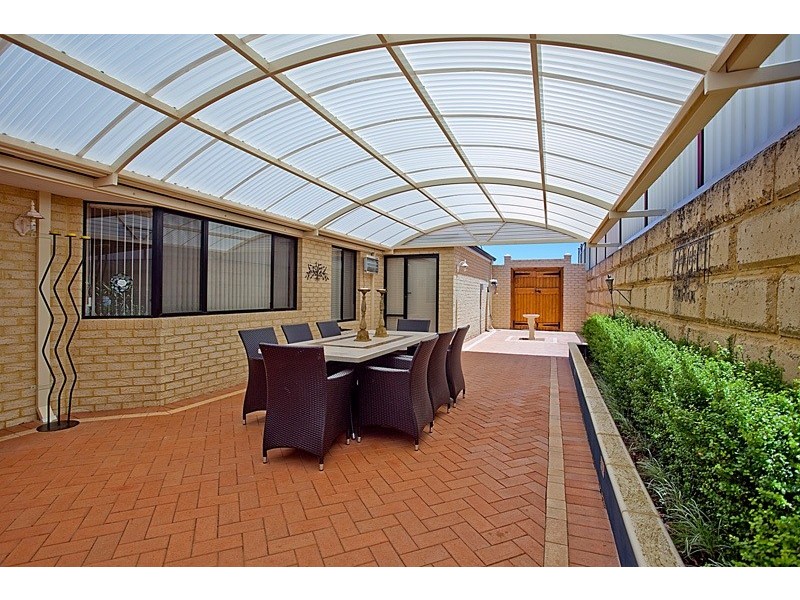 9 Holroyd Link, Wanneroo WA 6065