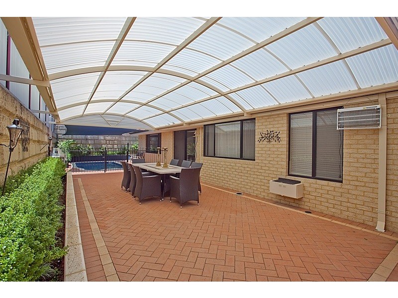 9 Holroyd Link, Wanneroo WA 6065