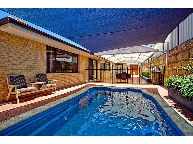 9 Holroyd Link, Wanneroo WA 6065