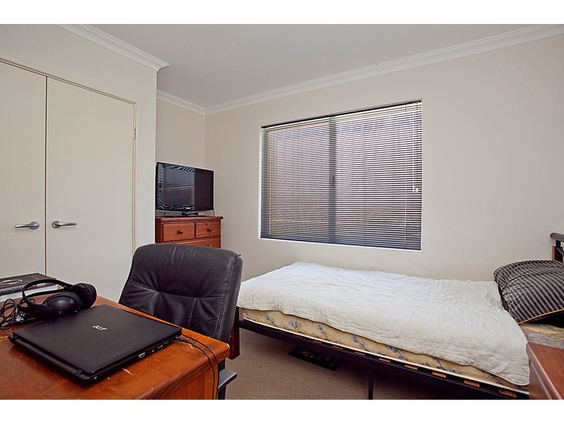 15 Jedburgh Loop, Sinagra WA 6065