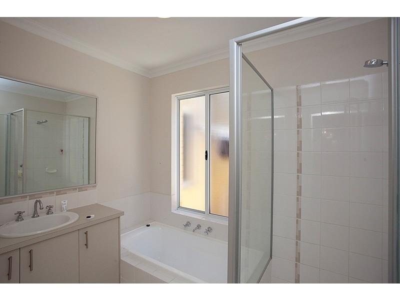 15 Jedburgh Loop, Sinagra WA 6065