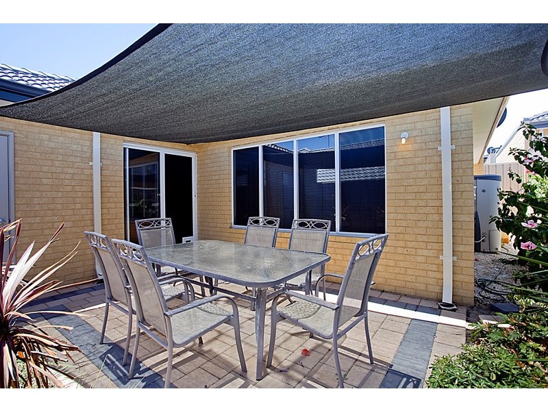 15 Jedburgh Loop, Sinagra WA 6065