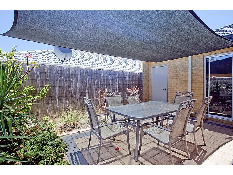 15 Jedburgh Loop, Sinagra WA 6065