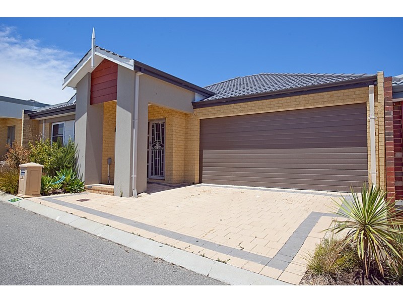 15 Jedburgh Loop, Sinagra WA 6065