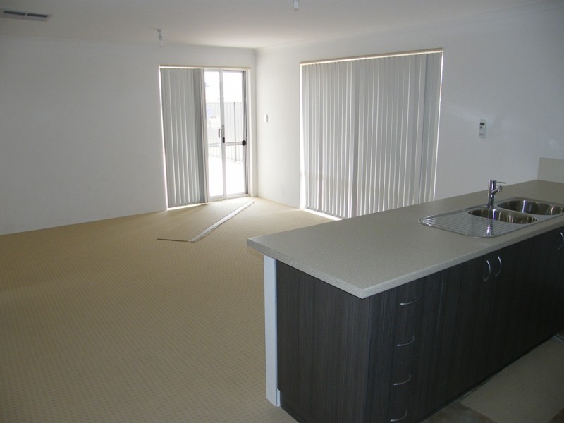 29 Grandis Boulevard, Banksia Grove WA 6031