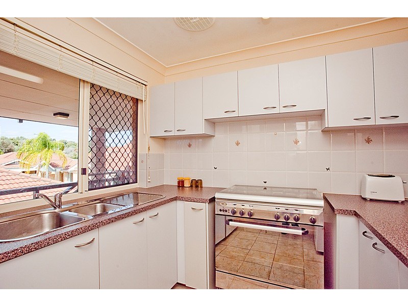 11/33 Cayley Street, Glendalough WA 6016