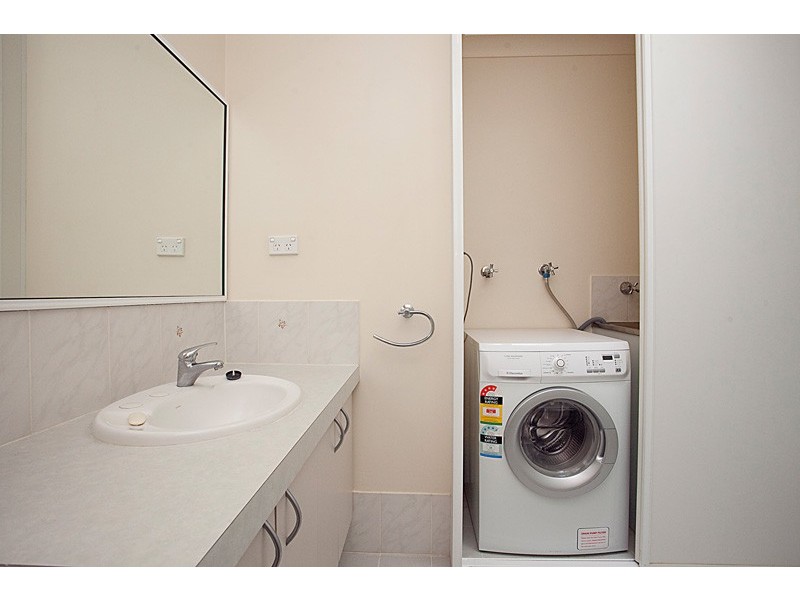 11/33 Cayley Street, Glendalough WA 6016