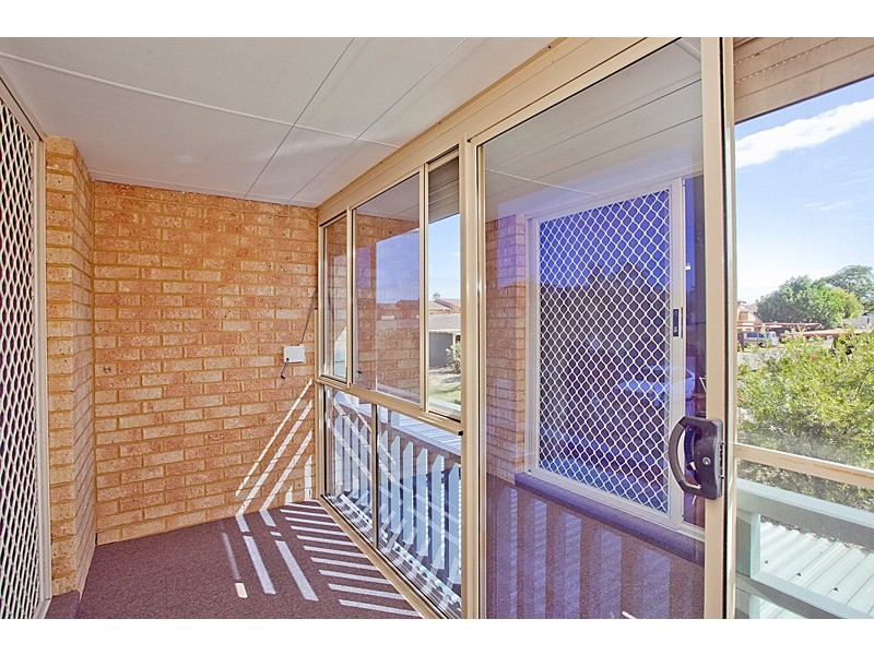 11/33 Cayley Street, Glendalough WA 6016