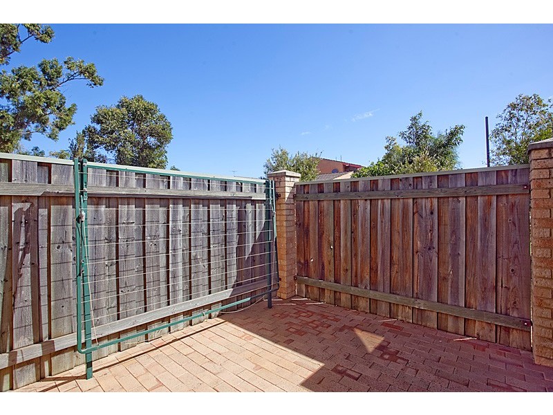 11/33 Cayley Street, Glendalough WA 6016