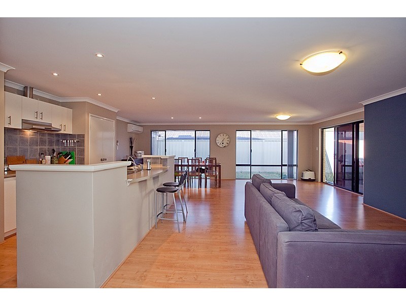 18 Rometta Way, Sinagra WA 6065