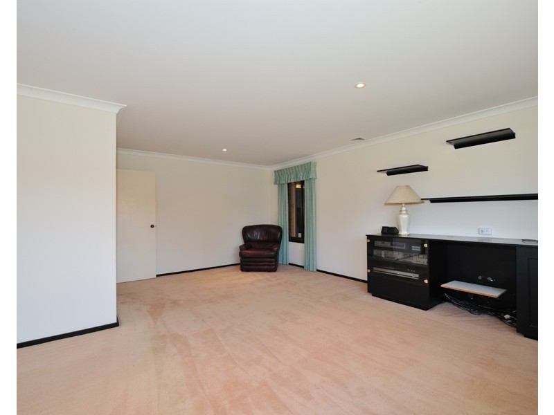 13 Mackay Way, Hillarys WA 6025