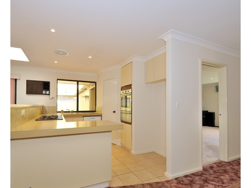 13 Mackay Way, Hillarys WA 6025