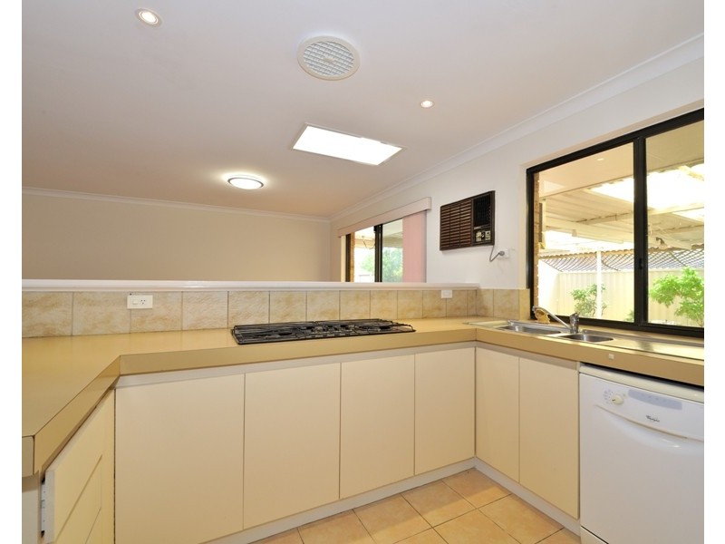 13 Mackay Way, Hillarys WA 6025