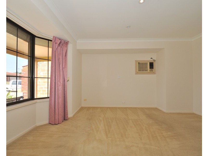 13 Mackay Way, Hillarys WA 6025