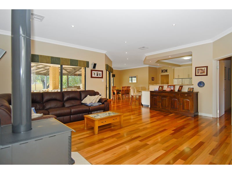 37 Pennygum Place, Mariginiup WA 6065