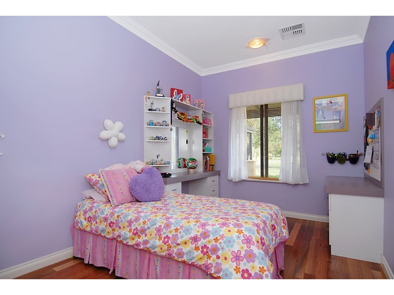 37 Pennygum Place, Mariginiup WA 6065