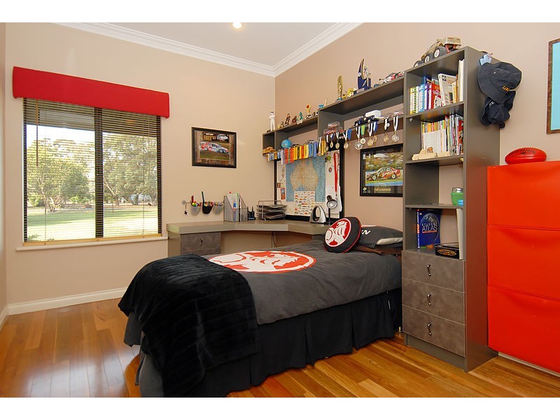 37 Pennygum Place, Mariginiup WA 6065