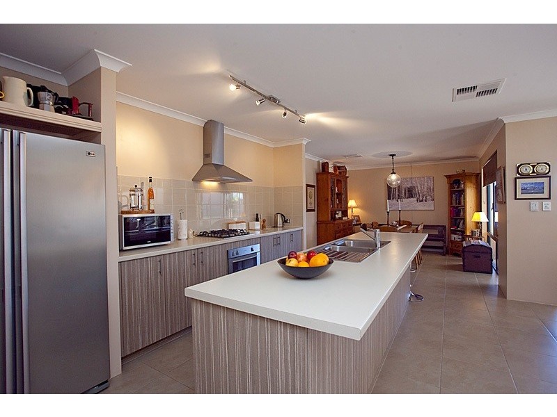 17 Berlin Drive, Wanneroo WA 6065