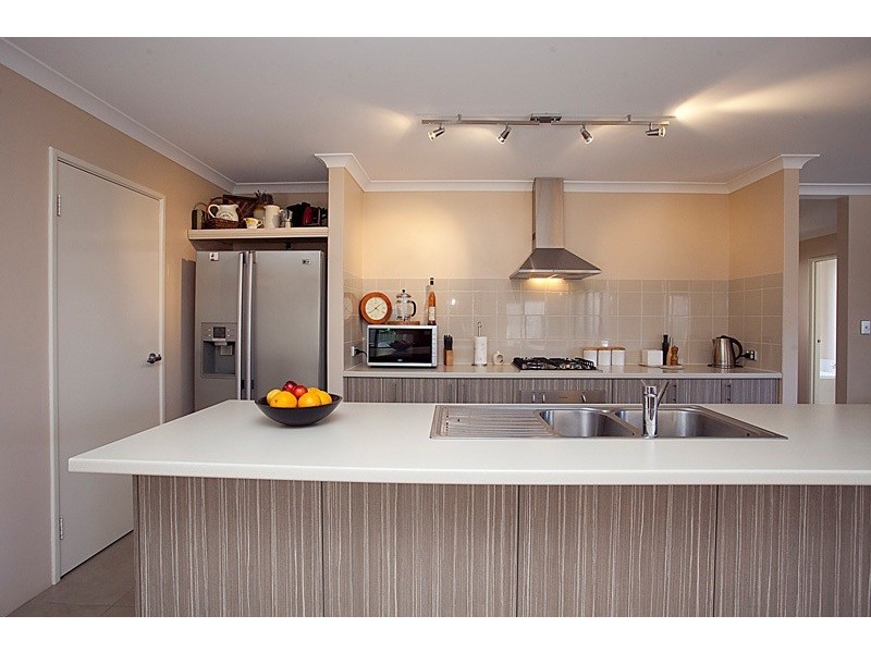 17 Berlin Drive, Wanneroo WA 6065