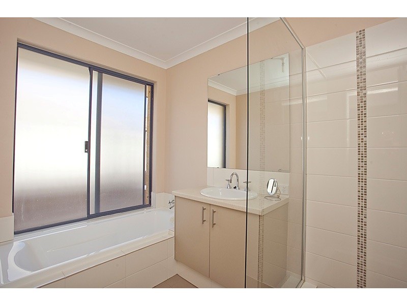 17 Berlin Drive, Wanneroo WA 6065