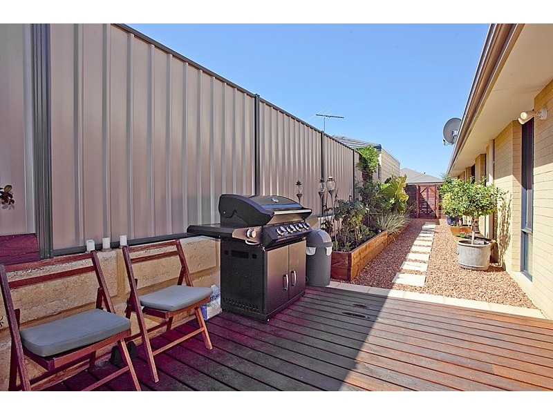 17 Berlin Drive, Wanneroo WA 6065