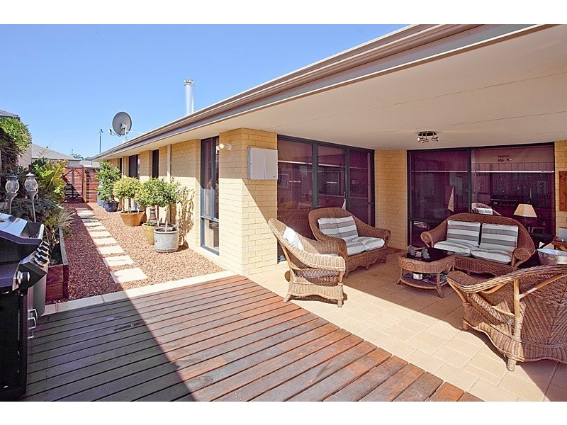 17 Berlin Drive, Wanneroo WA 6065