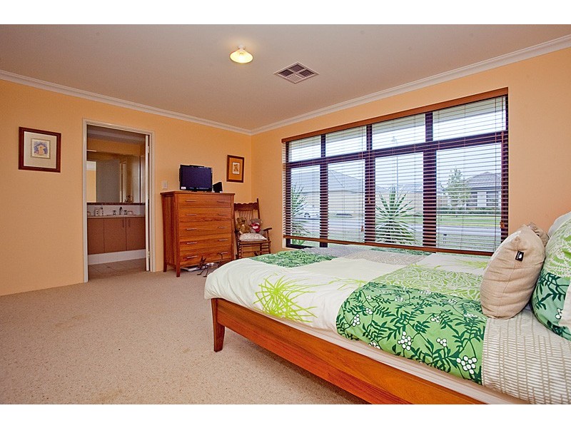 75 Toledo Drive, Hocking WA 6065