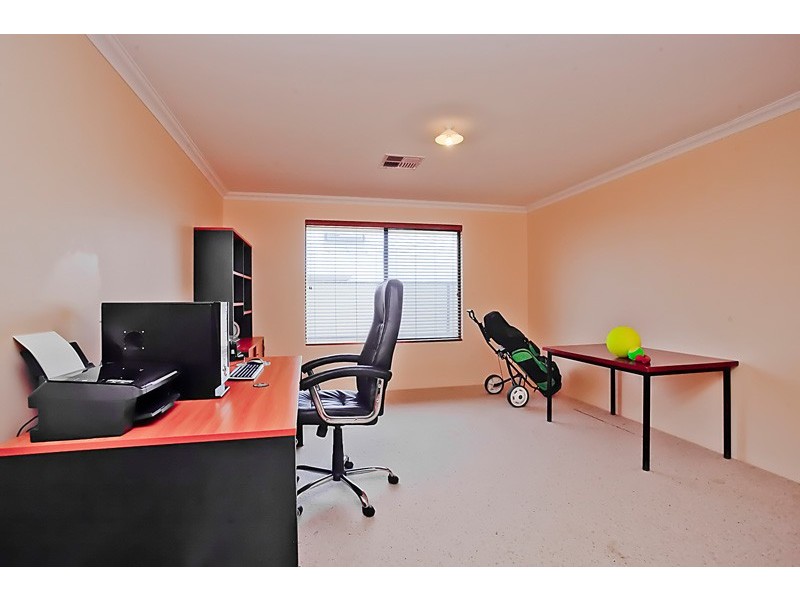 75 Toledo Drive, Hocking WA 6065