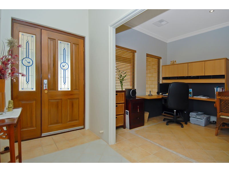 16 Harbour Elbow, Banksia Grove WA 6031