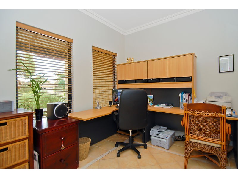 16 Harbour Elbow, Banksia Grove WA 6031