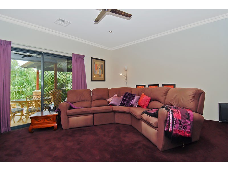 16 Harbour Elbow, Banksia Grove WA 6031