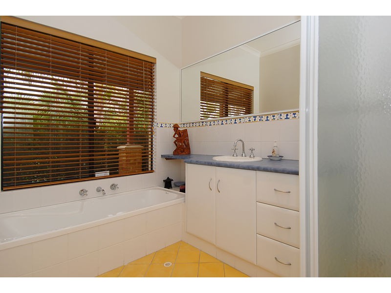 16 Harbour Elbow, Banksia Grove WA 6031