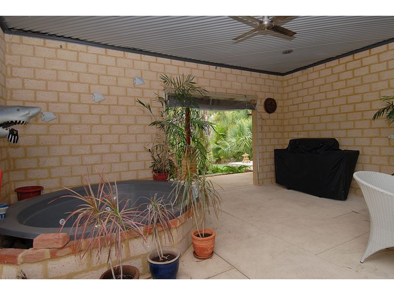 16 Harbour Elbow, Banksia Grove WA 6031