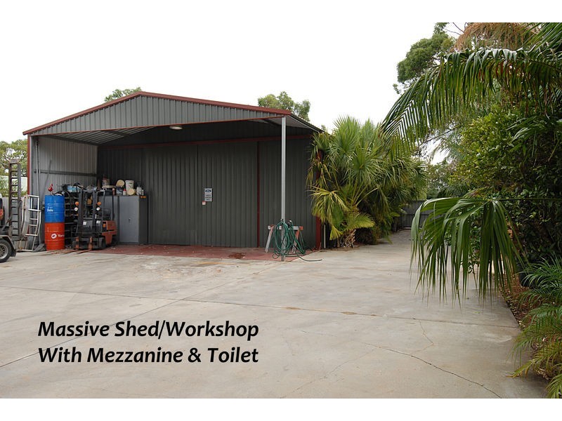 16 Harbour Elbow, Banksia Grove WA 6031