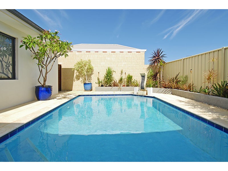 23 Nobel View, Tapping WA 6065