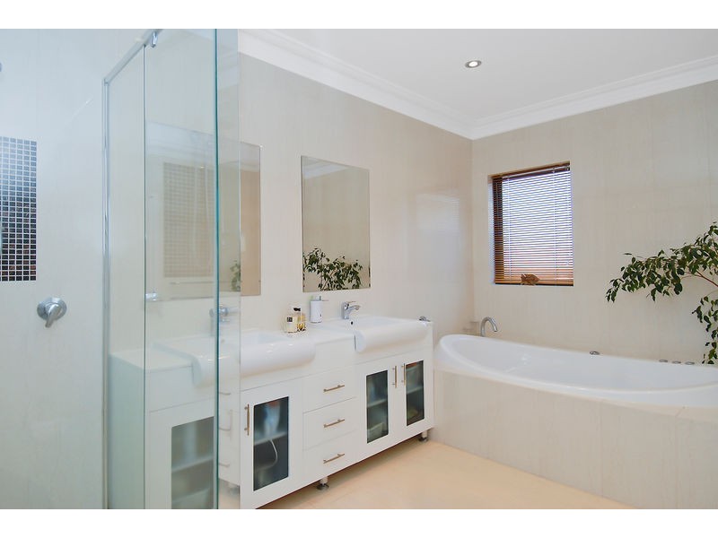 23 Nobel View, Tapping WA 6065