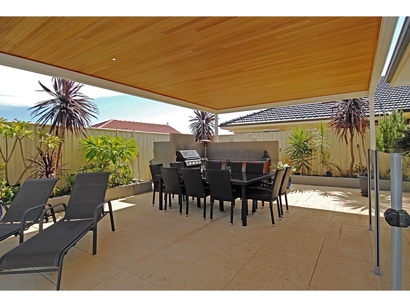 23 Nobel View, Tapping WA 6065