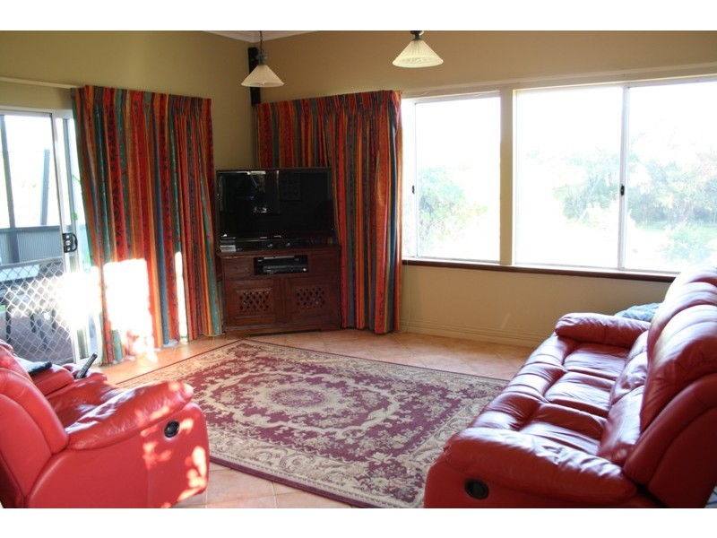 15 Fraser Street, Gingin WA 6503