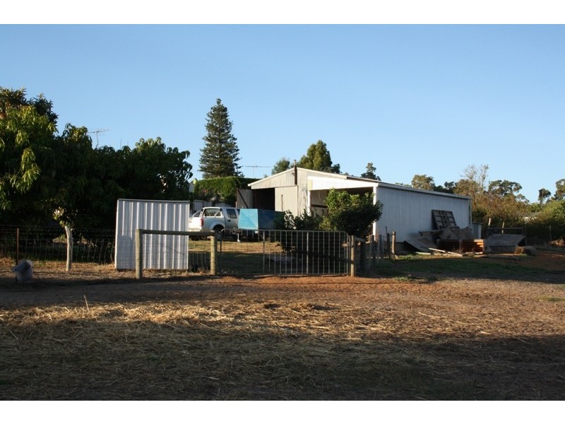 15 Fraser Street, Gingin WA 6503