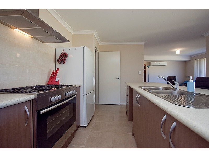 9 Serrata Road, Banksia Grove WA 6031