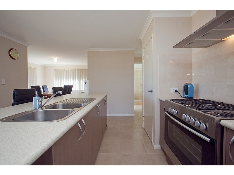 9 Serrata Road, Banksia Grove WA 6031